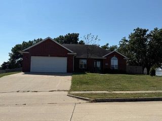 4802 LILLIAN DR, Columbia, MO 65202