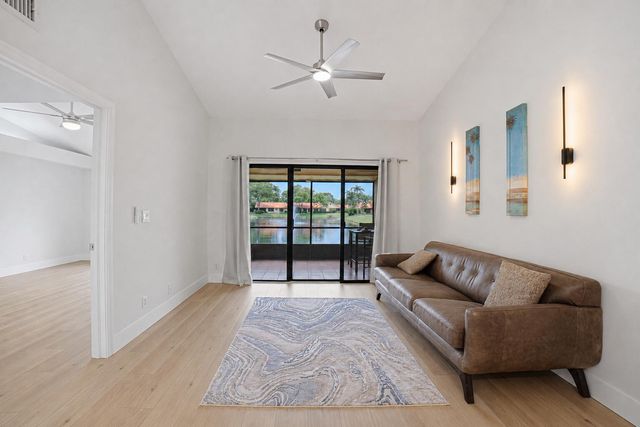 5325 S Bolero Circle, Delray Beach, FL 33484