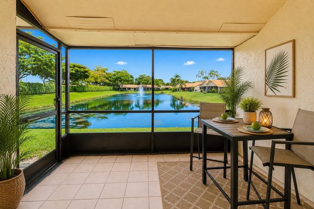 5325 S Bolero Circle, Delray Beach, FL 33484