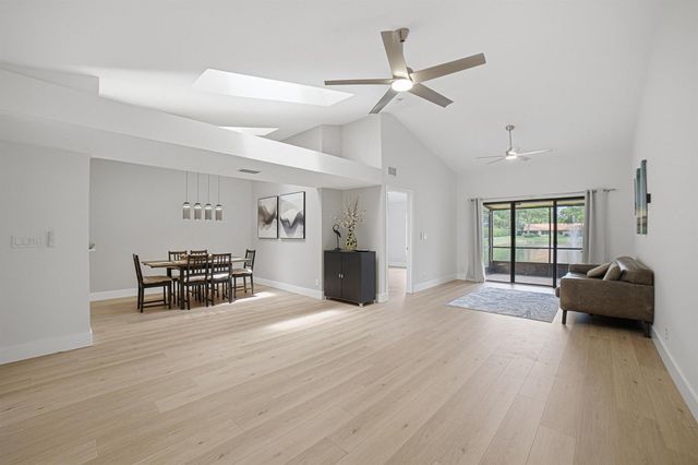 5325 S Bolero Circle, Delray Beach, FL 33484