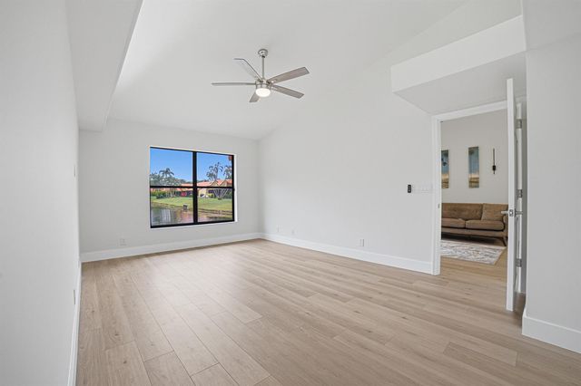5325 S Bolero Circle, Delray Beach, FL 33484