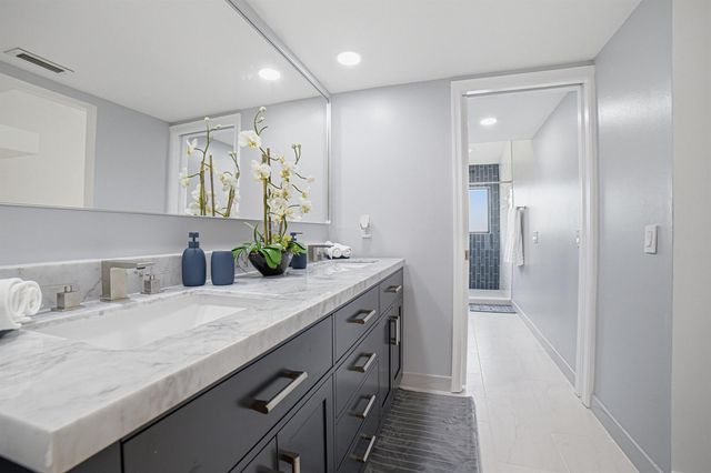 5325 S Bolero Circle, Delray Beach, FL 33484