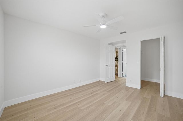 5325 S Bolero Circle, Delray Beach, FL 33484