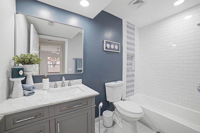 5325 S Bolero Circle, Delray Beach, FL 33484