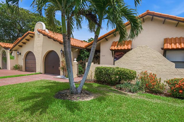 5325 S Bolero Circle, Delray Beach, FL 33484