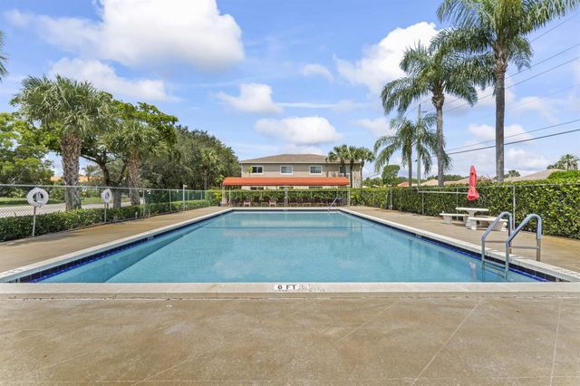 5325 S Bolero Circle, Delray Beach, FL 33484