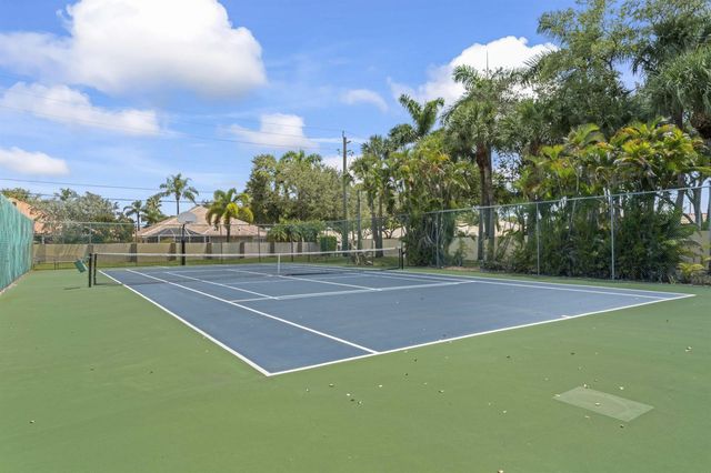 5325 S Bolero Circle, Delray Beach, FL 33484