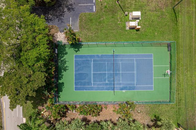 5325 S Bolero Circle, Delray Beach, FL 33484