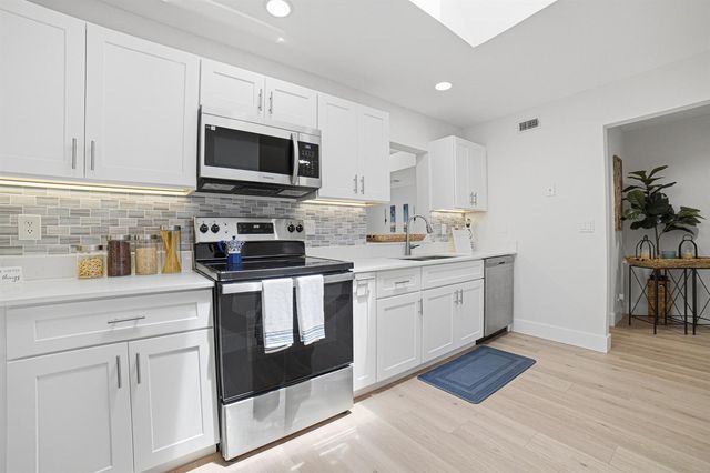 5325 S Bolero Circle, Delray Beach, FL 33484