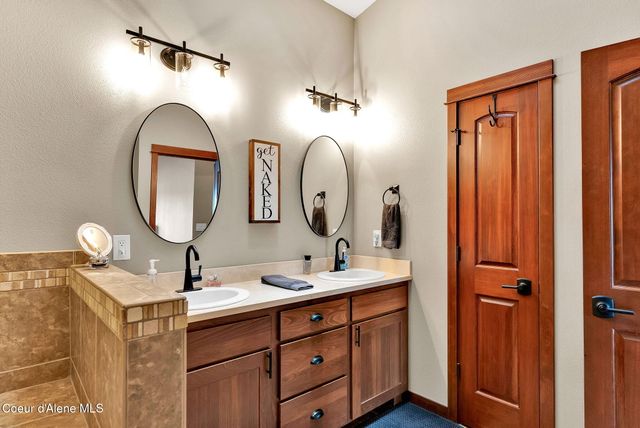 14097 N PRISTINE CIR, Rathdrum, ID 83858