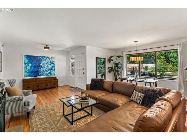 9020 Sw CAPITOL Hwy, Portland, OR 97219