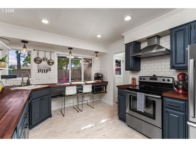 9020 Sw CAPITOL Hwy, Portland, OR 97219