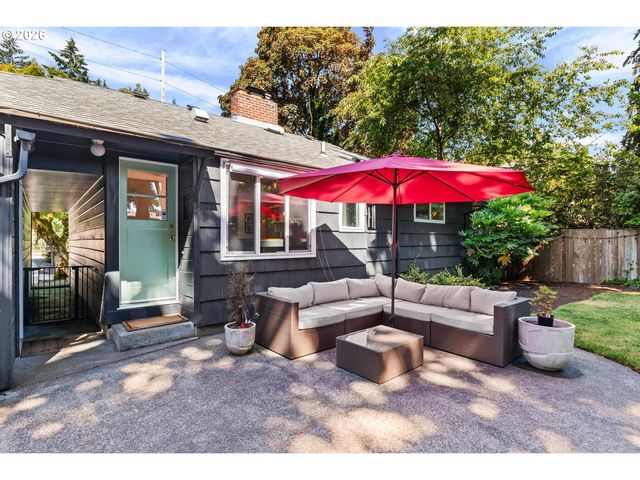 9020 Sw CAPITOL Hwy, Portland, OR 97219