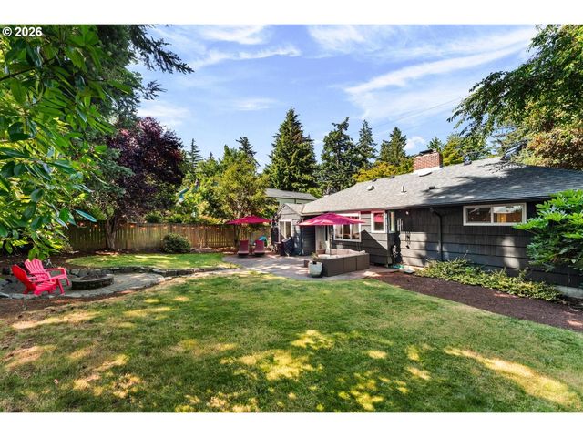 9020 Sw CAPITOL Hwy, Portland, OR 97219