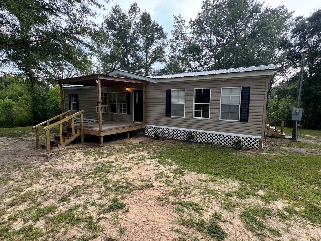 81 Sodie Cameron Rd., Lumberton, MS 39455