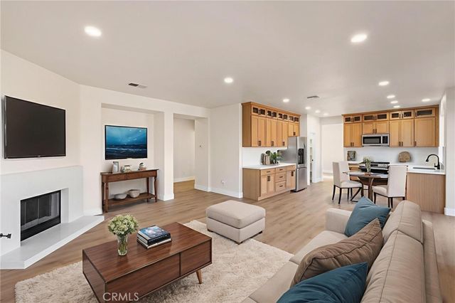 1015 E Deerfield, Ontario, CA 91761