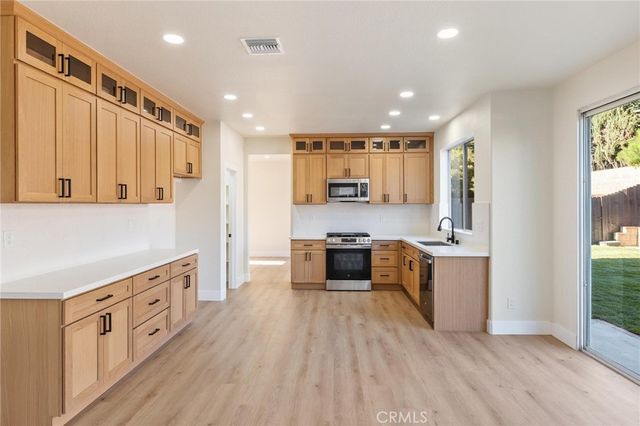 1015 E Deerfield, Ontario, CA 91761