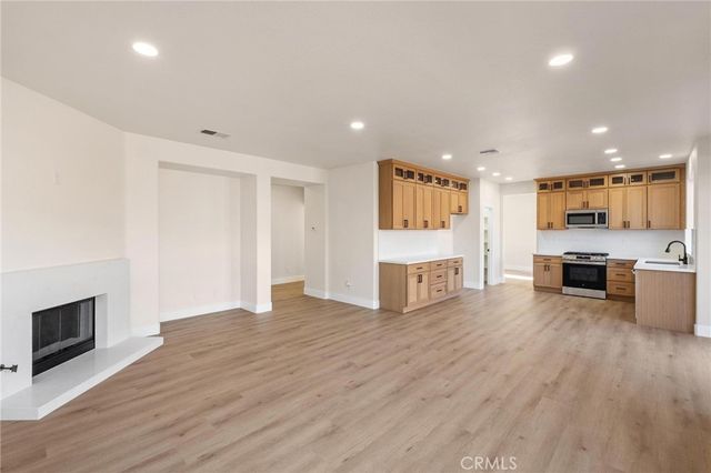 1015 E Deerfield, Ontario, CA 91761