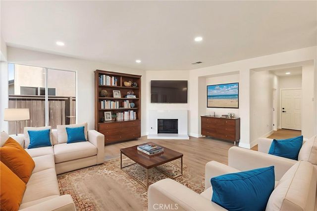 1015 E Deerfield, Ontario, CA 91761