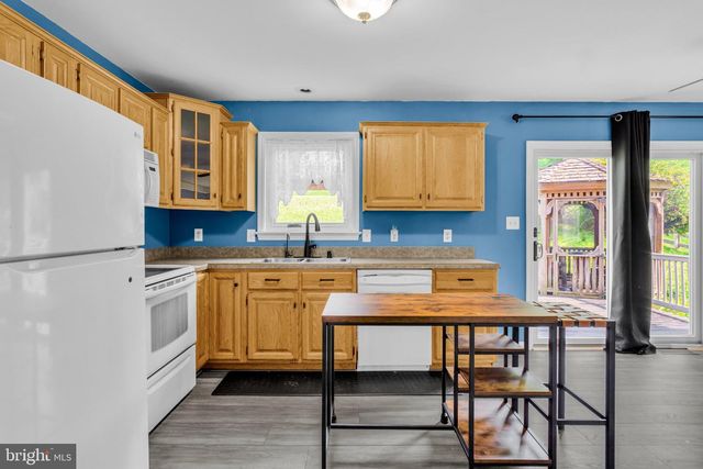 1279 CEDAR AVE, East Earl, PA 17519