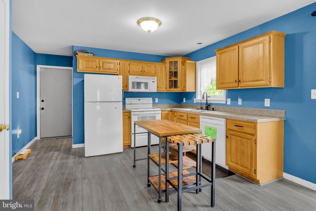 1279 CEDAR AVE, East Earl, PA 17519