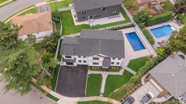 712 Bach Court, Westbury, NY 11590