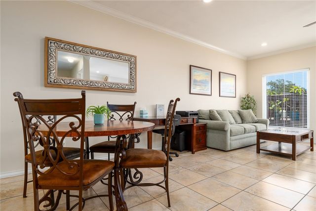 15306 Bonasse Ct 201, Corpus Christi, TX 78418