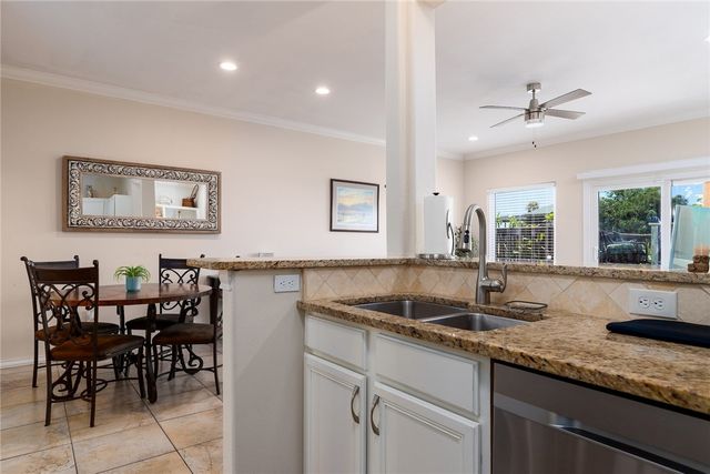 15306 Bonasse Ct 201, Corpus Christi, TX 78418