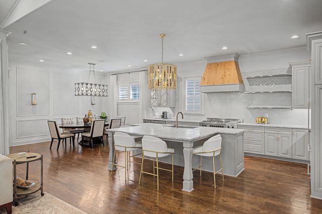 2030 Castleman Dr, Nashville, TN 37215