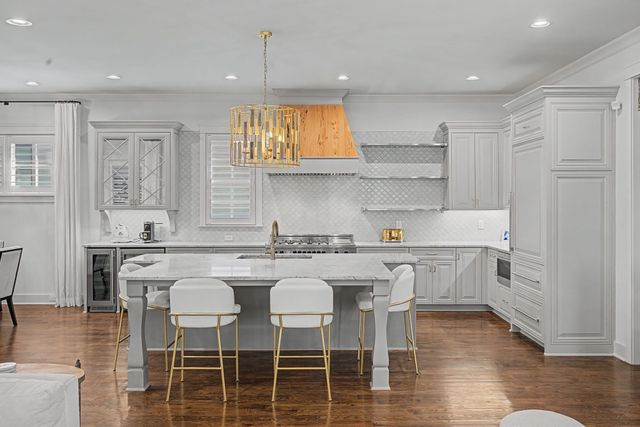 2030 Castleman Dr, Nashville, TN 37215