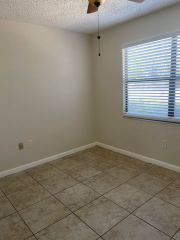 700 W Pope Rd A7, St Augustine, FL 32080
