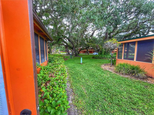 403 COTTAGE CIRCLE E 403, Lake Wales, FL 33867