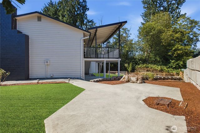 4525 149th Place SW, Lynnwood, WA 98087