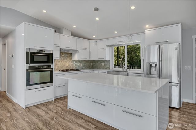 4525 149th Place SW, Lynnwood, WA 98087