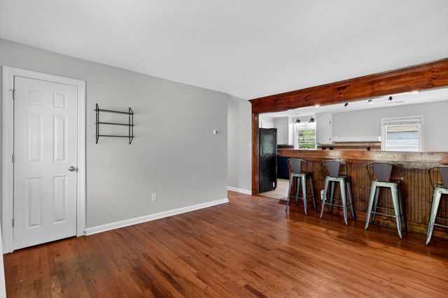 221 Forest Circle, Summerville, SC 29483