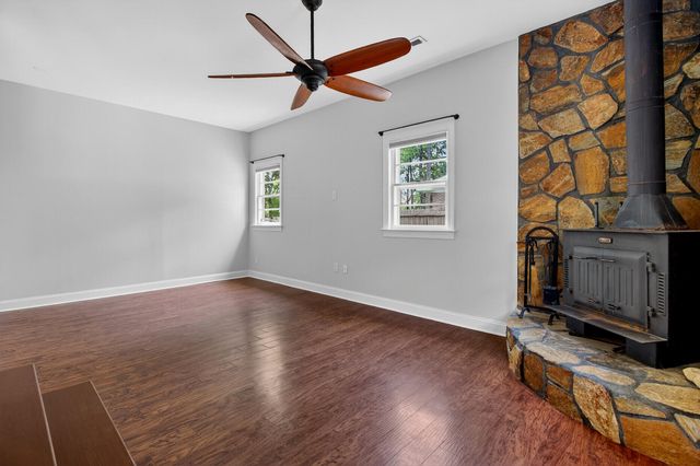 221 Forest Circle, Summerville, SC 29483