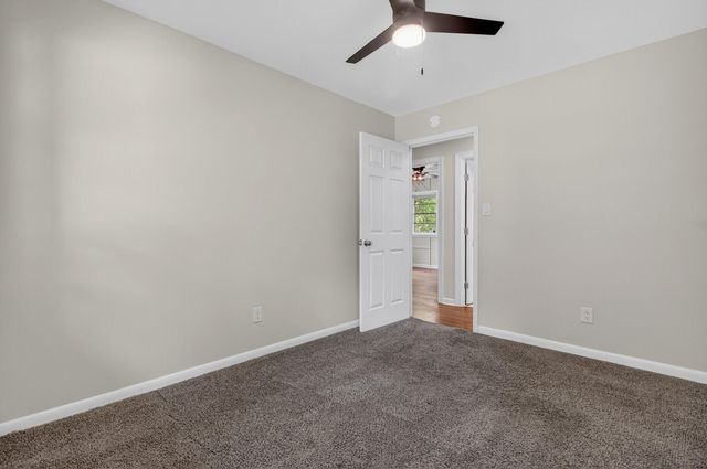 221 Forest Circle, Summerville, SC 29483