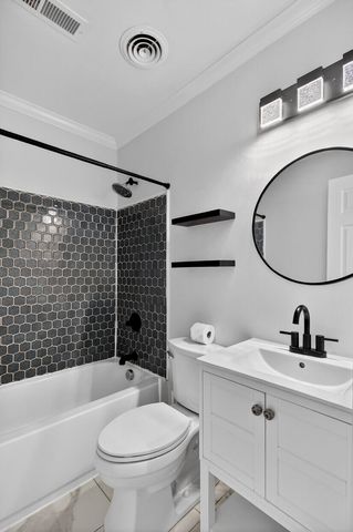 221 Forest Circle, Summerville, SC 29483