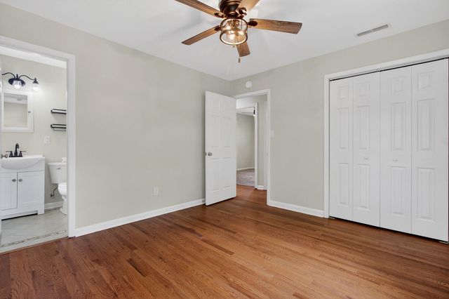 221 Forest Circle, Summerville, SC 29483