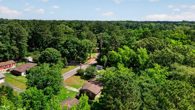 221 Forest Circle, Summerville, SC 29483