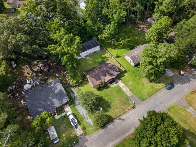 221 Forest Circle, Summerville, SC 29483