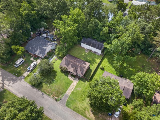 221 Forest Circle, Summerville, SC 29483
