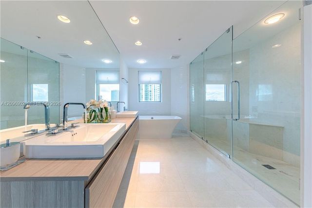 17301 Biscayne Boulevard 703, North Miami Beach, FL 33160