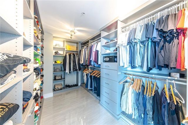 17301 Biscayne Boulevard 703, North Miami Beach, FL 33160