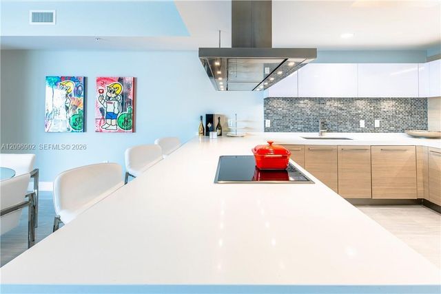 17301 Biscayne Boulevard 703, North Miami Beach, FL 33160