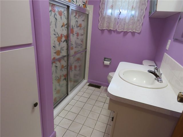 992 Washington St, Ogden, NY 14559