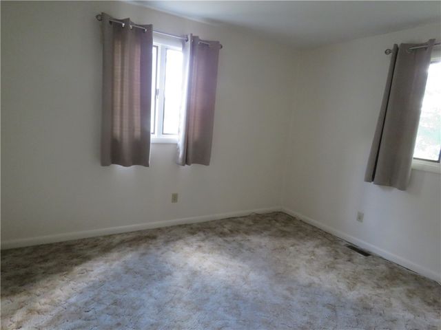 992 Washington St, Ogden, NY 14559