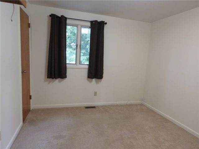 992 Washington St, Ogden, NY 14559