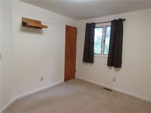 992 Washington St, Ogden, NY 14559