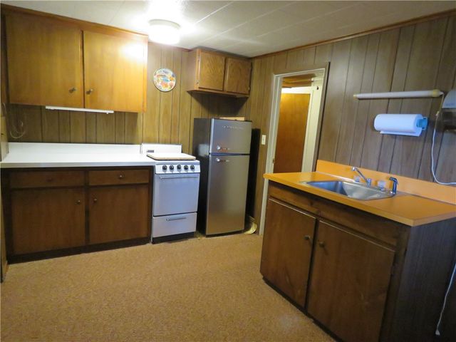 992 Washington St, Ogden, NY 14559